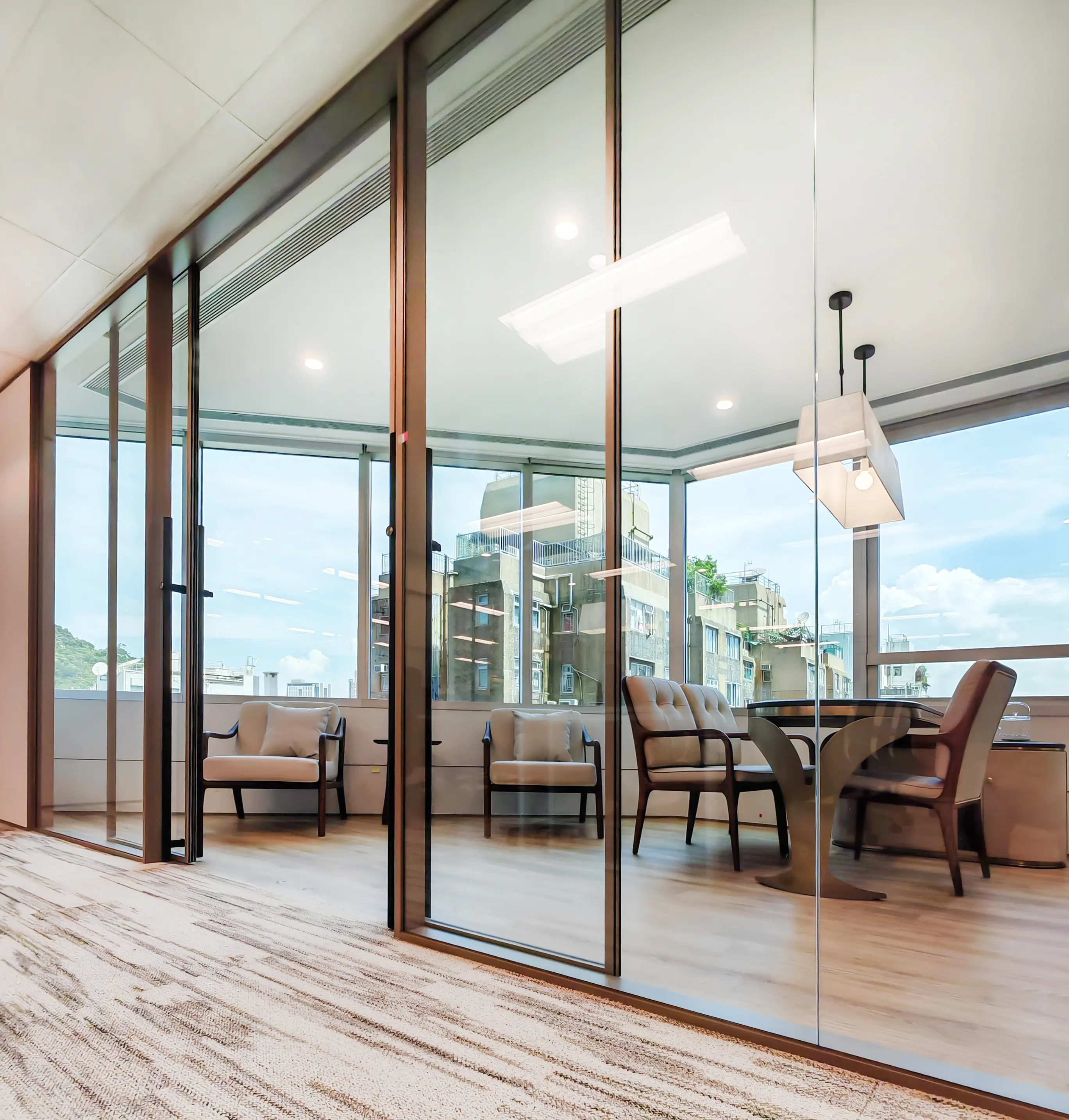 clear glass partition(1).webp