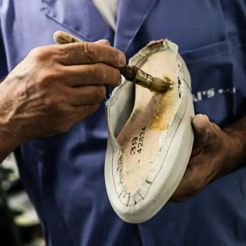 Custom Shoe Manufacturers in China - HERRAINS.webp