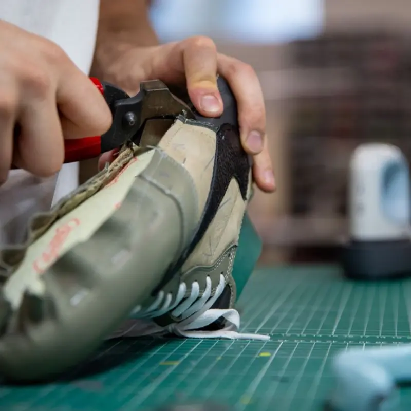 Custom Shoe Manufacturers in China - HERRAINS1.webp