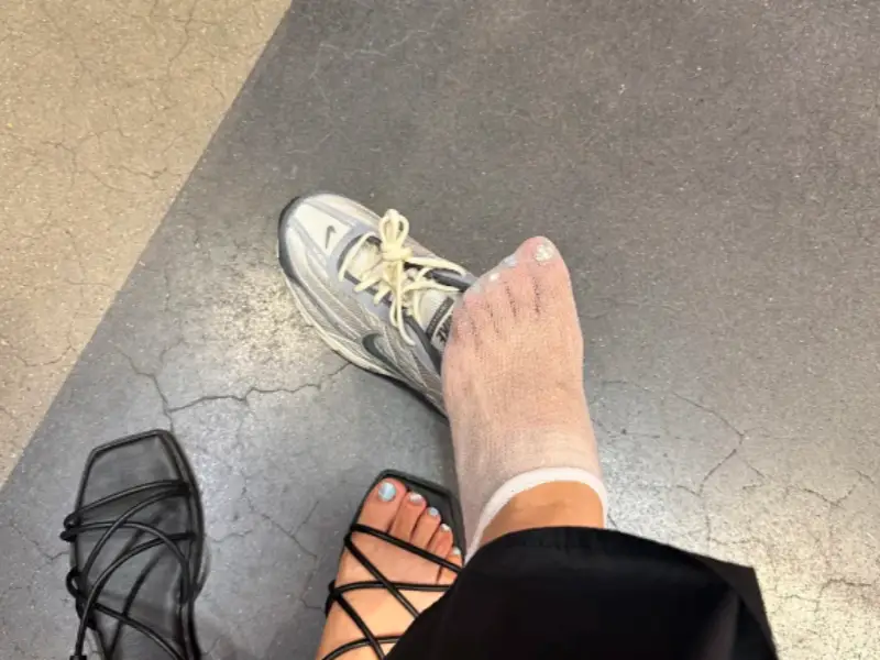 Summer Shoe Fitting Guide - herrains.webp