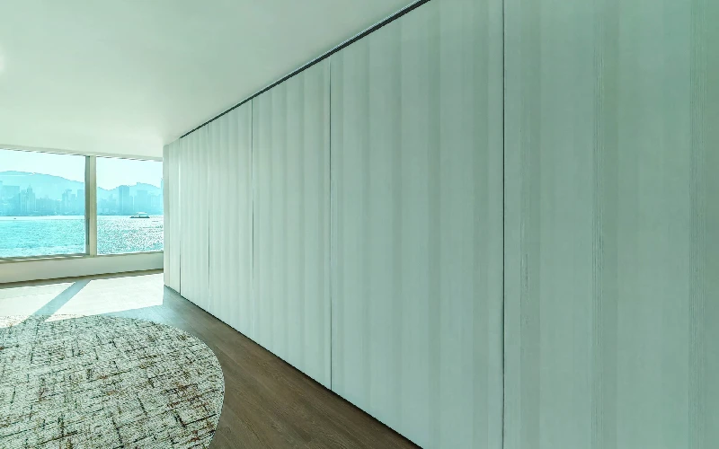 Flexible workplace with movable partitions