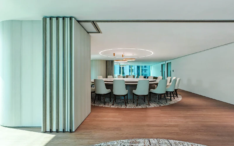 Hotel meeting room with movable wall