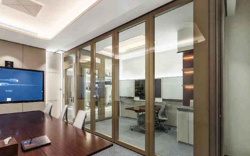 Operable partition panels dividing a room