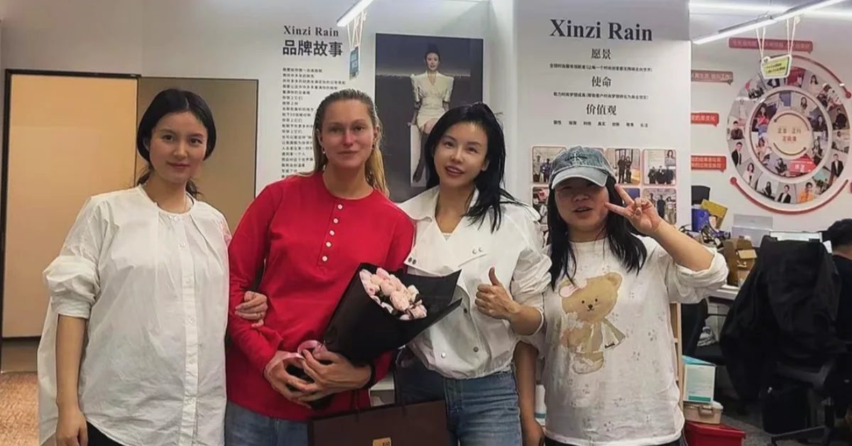 Visite d'un client russe chez HERRAINS : Évaluation d'un fabricant de chaussures sur mesure en Chine
